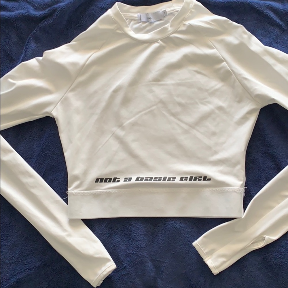 Form fitted long sleeve crop